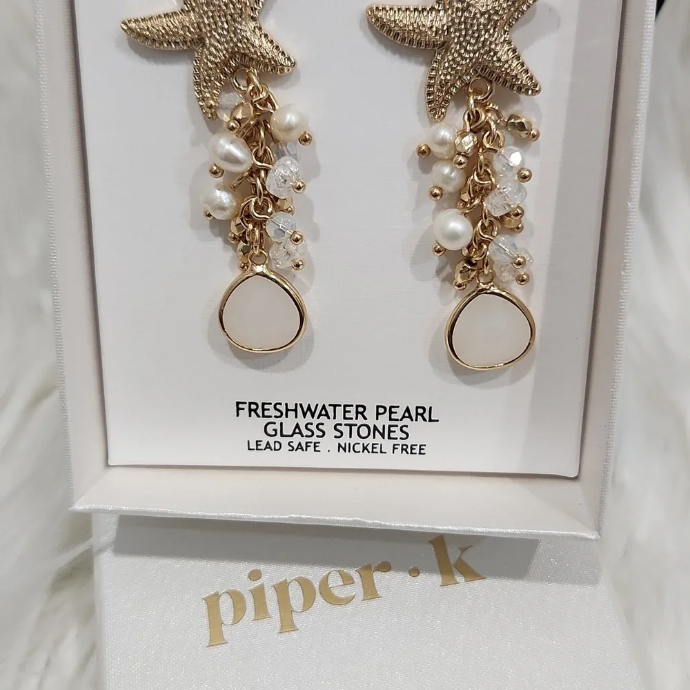 💛🔹Piper k🔹Gold Starfish Freshwater Pearl Cluster Glass Stone Dangle Earrings
